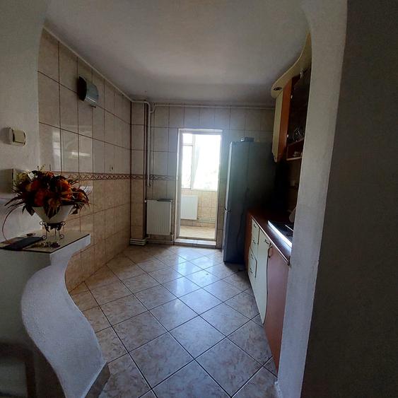 Apartament cu 2 camere decomandat în Micro 21