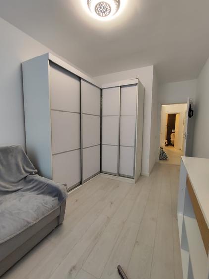 Apartament cu 4 camere decomandat, mobilat în Brâncoveanu