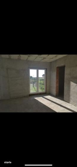 Casă cu 3 camere decomandat în Decebal