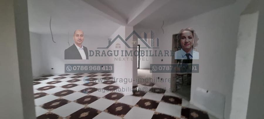 Casă individuală cu 5 camere cu Canalizare în Sud