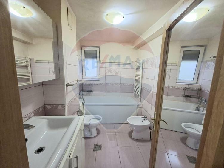 Apartament cu 2 camere semidecomandat, mobilat în Central