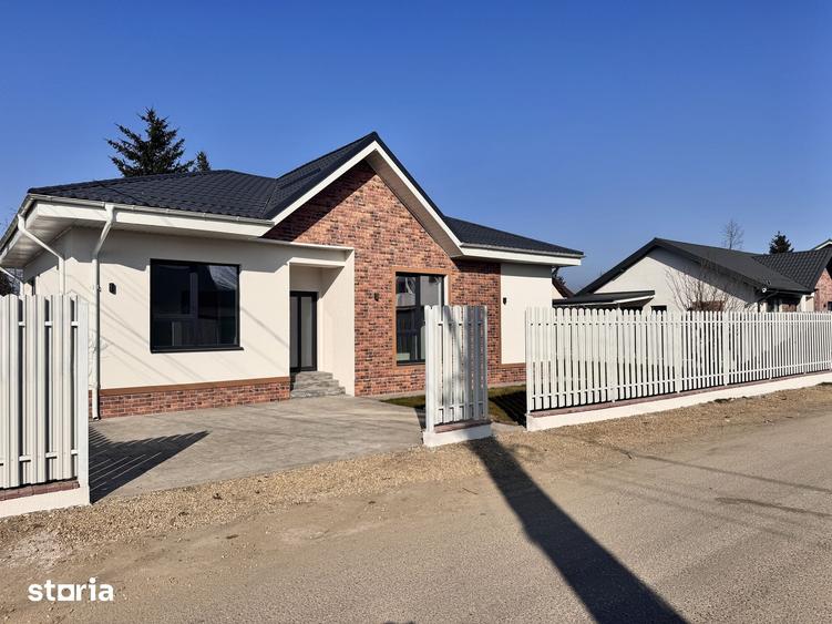 Casă cu 4 camere cu Teren 350 Mp în Crevedia