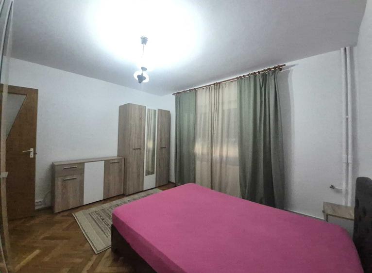 Apartament cu 2 camere decomandat în Drumul Sării