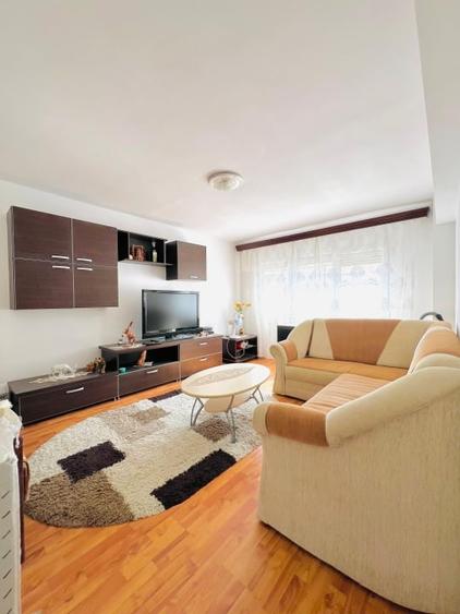 Apartament cu 2 camere decomandat, mobilat în Cugir