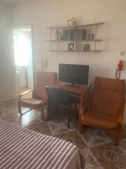 Garsonieră semidecomandată în Casa de Cultură