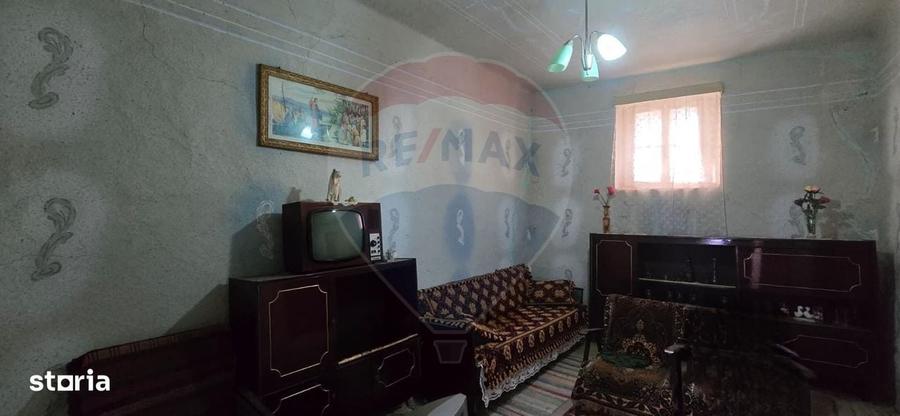 Casă cu 3 camere cu Teren 936 Mp în Socodor