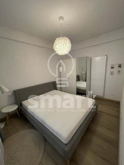 Apartament cu 5 camere semidecomandat, mobilat în Gruia