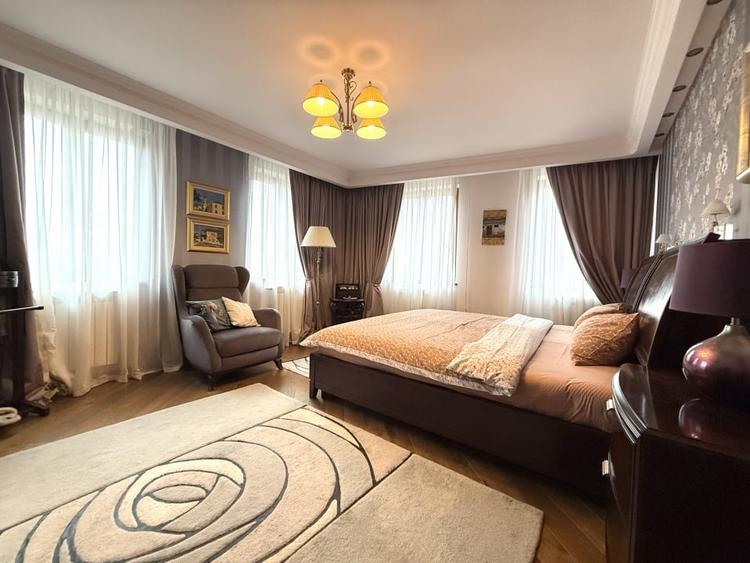Casă individuală cu 10 camere cu Piscina în Unirii