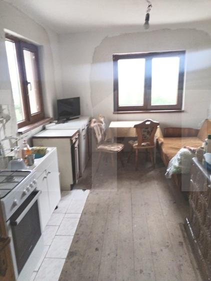 Casă individuală cu 5 camere cu Garaj în Dorohoi
