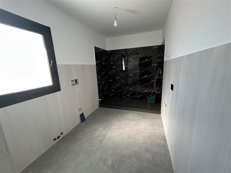 Casă individuală cu 4 camere cu Teren 2389 Mp în Biliești