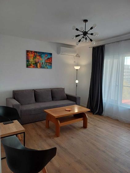 Apartament cu 2 camere decomandat în Apărătorii Patriei