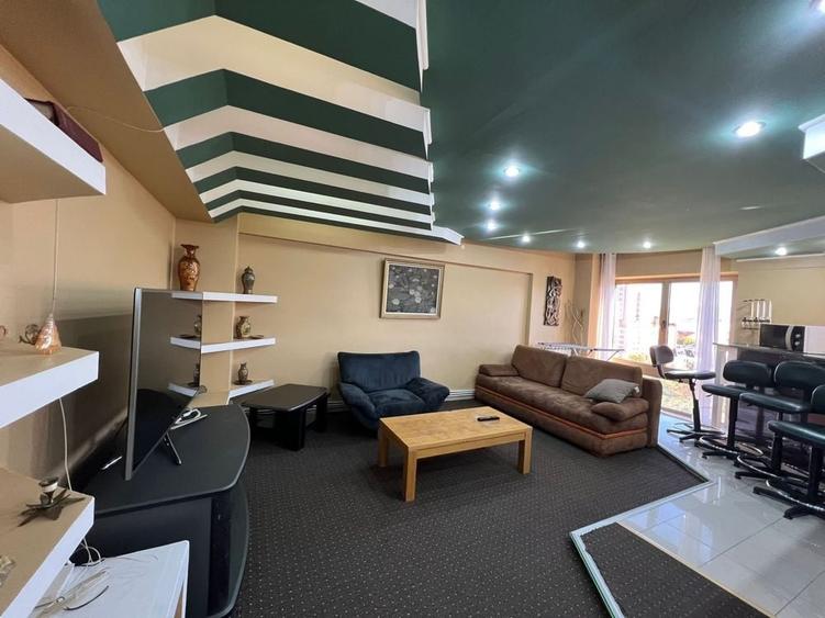 Apartament cu 4 camere semidecomandat în Ultracentral
