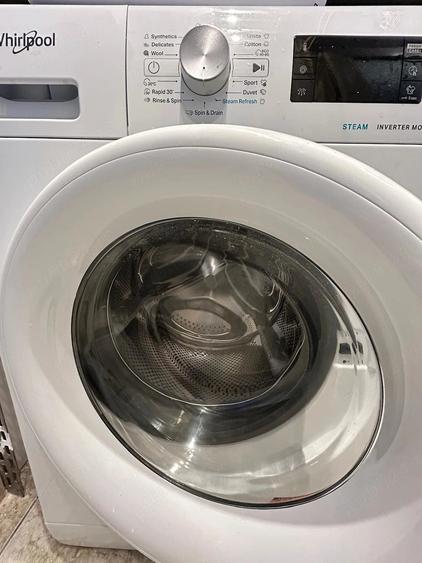 Apartament cu 3 camere decomandat în Tractorul