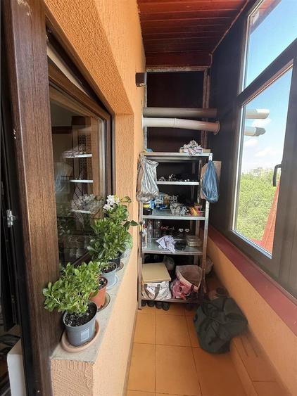 Apartament cu 2 camere semidecomandat în Tei