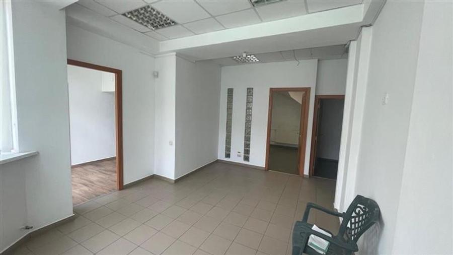 Casă individuală cu 16 camere cu Teren 425 Mp în Domenii