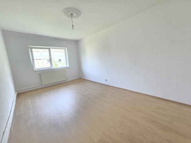 Apartament 2 camere Micro 17 renovat etaj 3 - 7
