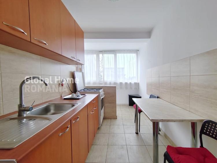 Apartament cu 2 camere semidecomandat, mobilat în P-ța Romană
