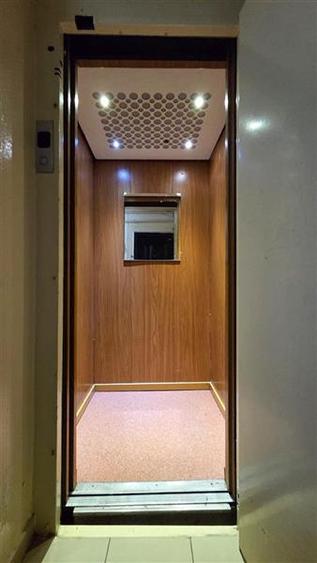 Apartament cu 3 camere semidecomandat în Girocului