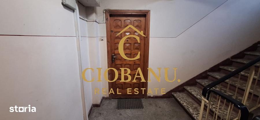 Apartament cu 3 camere decomandat, mobilat în Rovine
