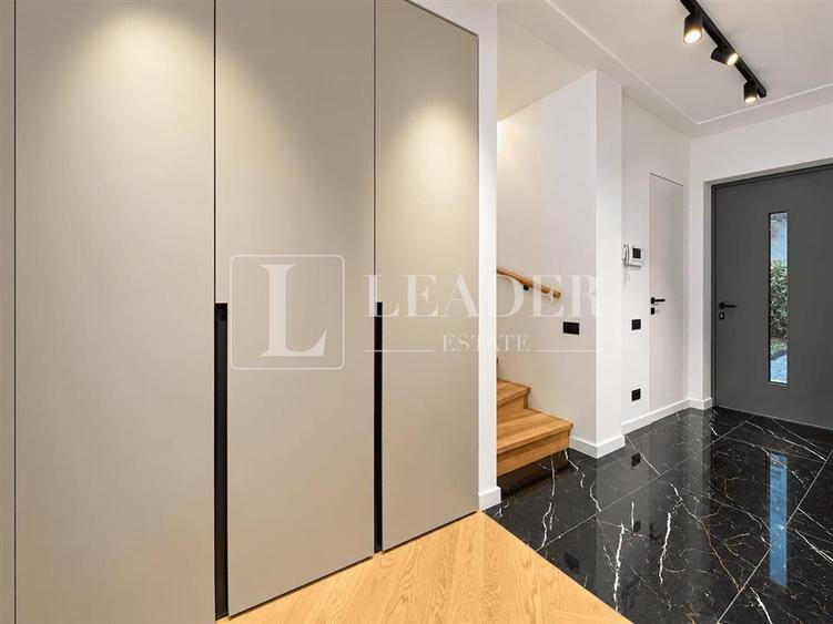 Casă cu 5 camere cu Teren 430 Mp în Pipera