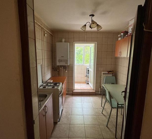 Apartament cu 3 camere decomandat în Basarabia
