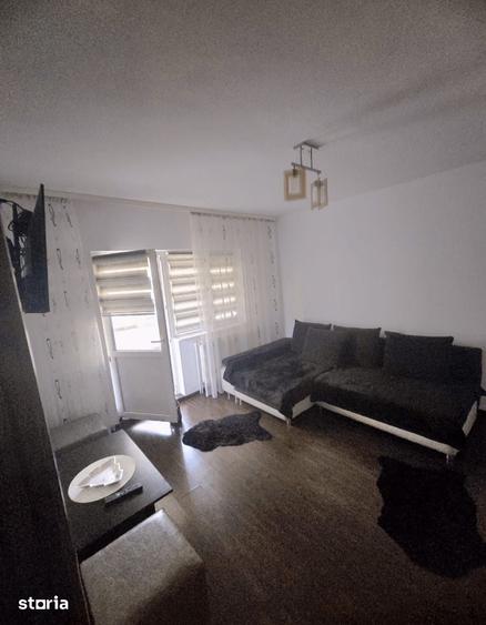 Garsonieră decomandată în Central