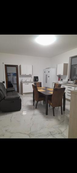 Casă cu 4 camere în Cazasu
