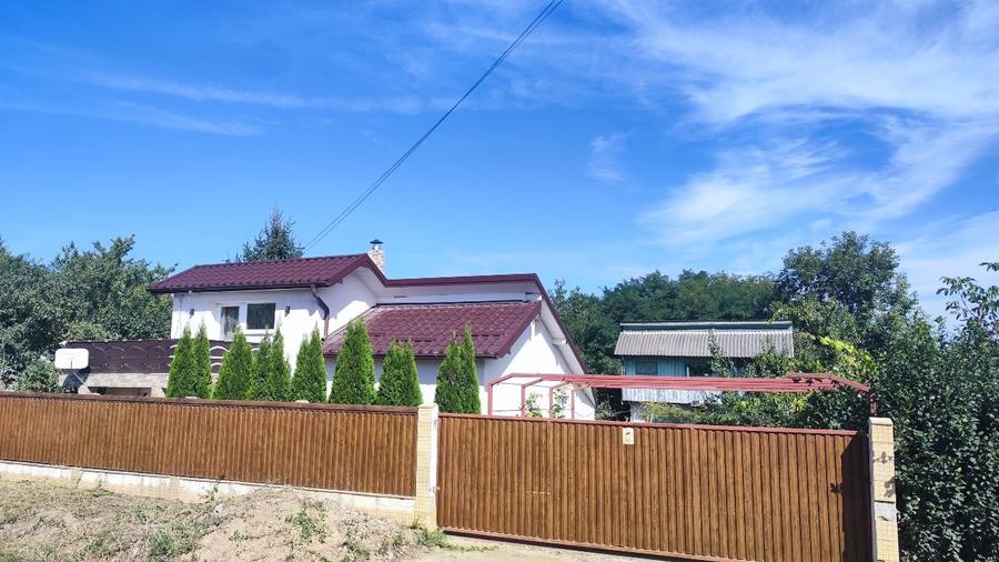 Casă individuală cu 3 camere cu Teren 3825 Mp în Icușeni