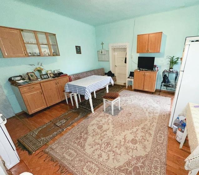 Casă individuală cu 4 camere cu Teren 7567 Mp în Central