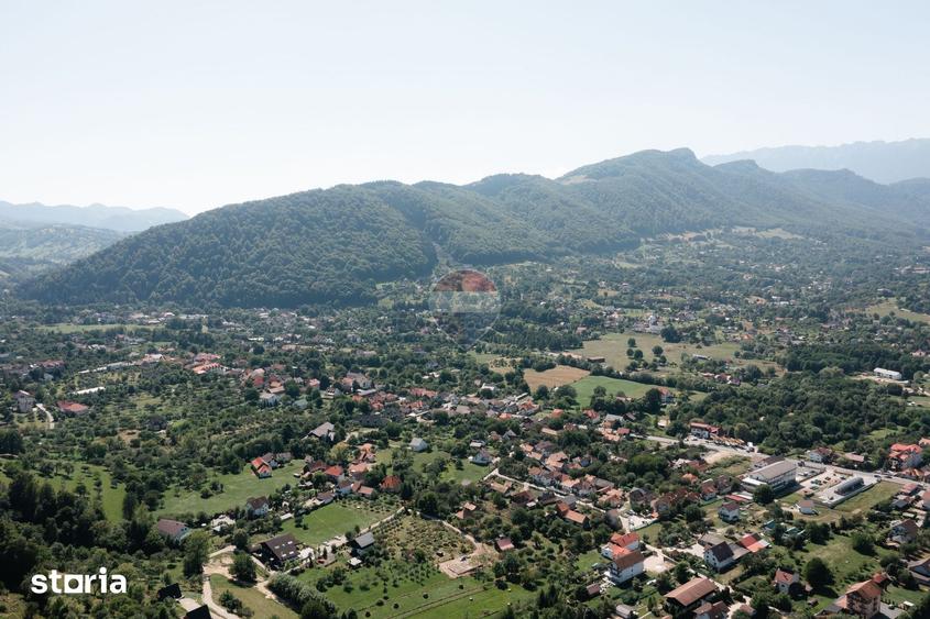 Teren de 3000 mp, în Bran