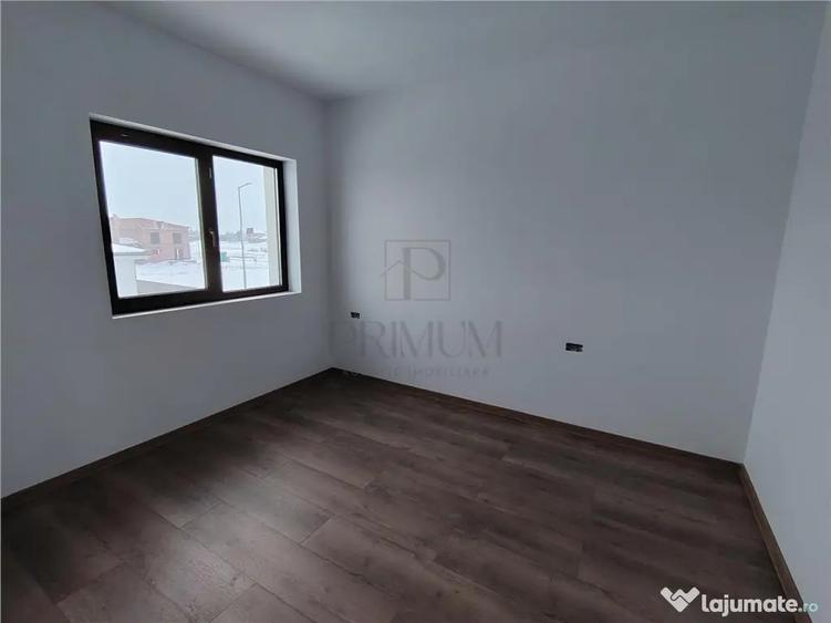 Casă cu 4 camere cu Teren 300 Mp în Moșnița Veche