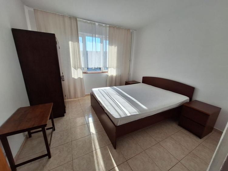 Apartament cu 3 camere decomandat, mobilat în Dristor