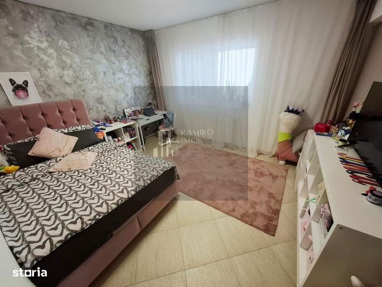 Apartament cu 3 camere decomandat, mobilat în Metalurgiei