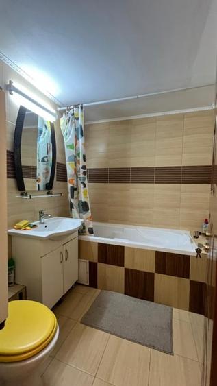 Apartament cu 3 camere decomandat, mobilat în Dristor
