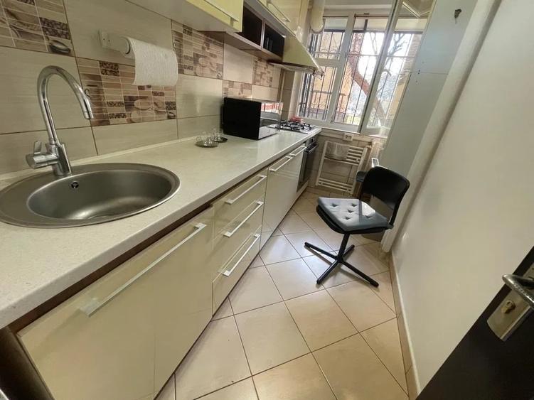 Apartament cu 2 camere, mobilat în P-ța Reșița