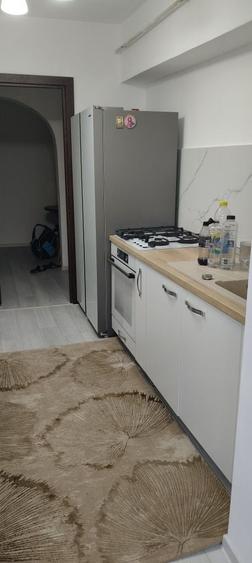 De inchiriat apartament 3 camere - 3