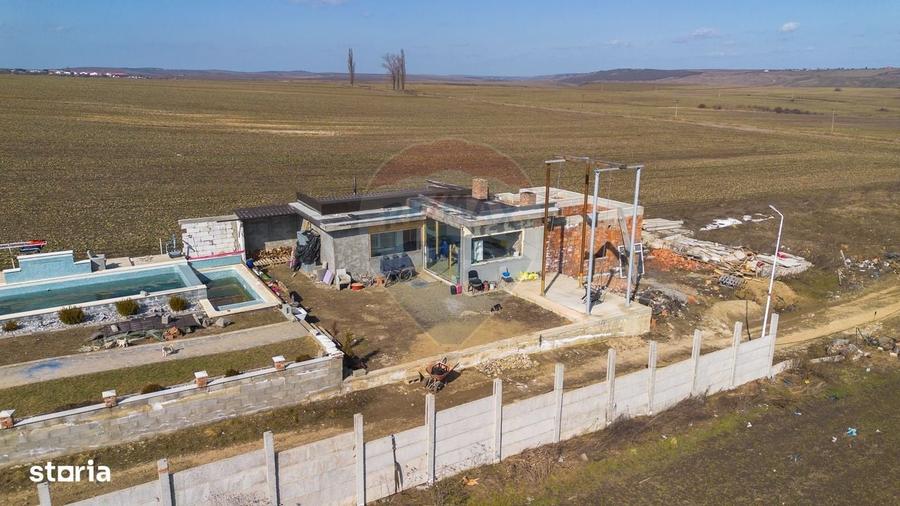 Spațiu comercial, în Vocotești