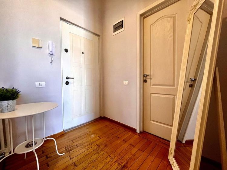 Apartament cu 2 camere semidecomandat în Universitate