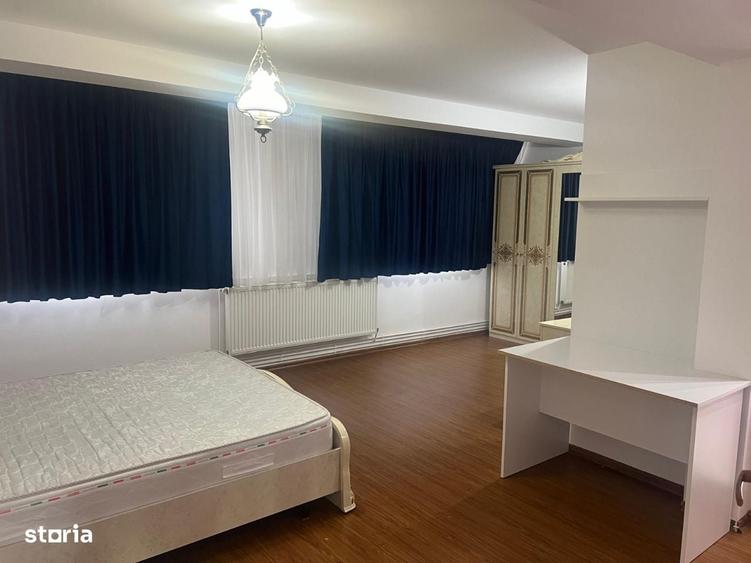 Apartament cu 3 camere decomandat în Micro 3