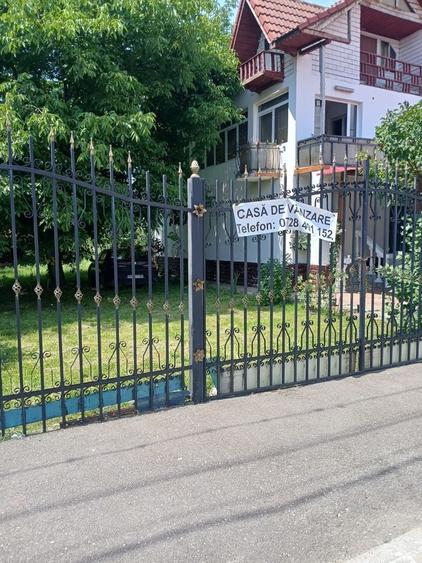 Casă cu 4 camere în Central