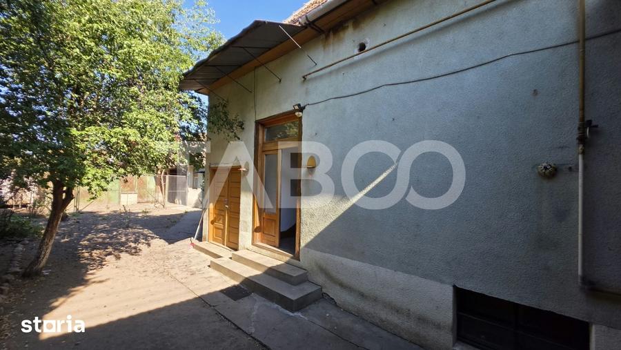 Casă cu 2 camere cu Teren 720 Mp în Central