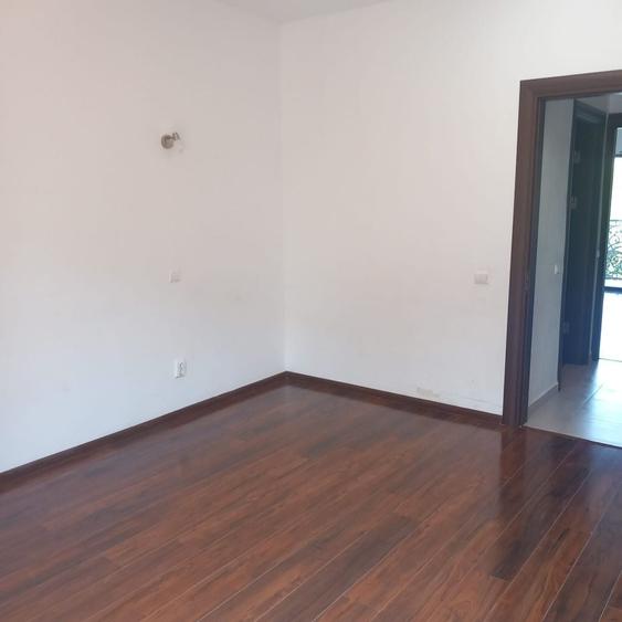 Casă cu 4 camere cu Teren 300 Mp în Central
