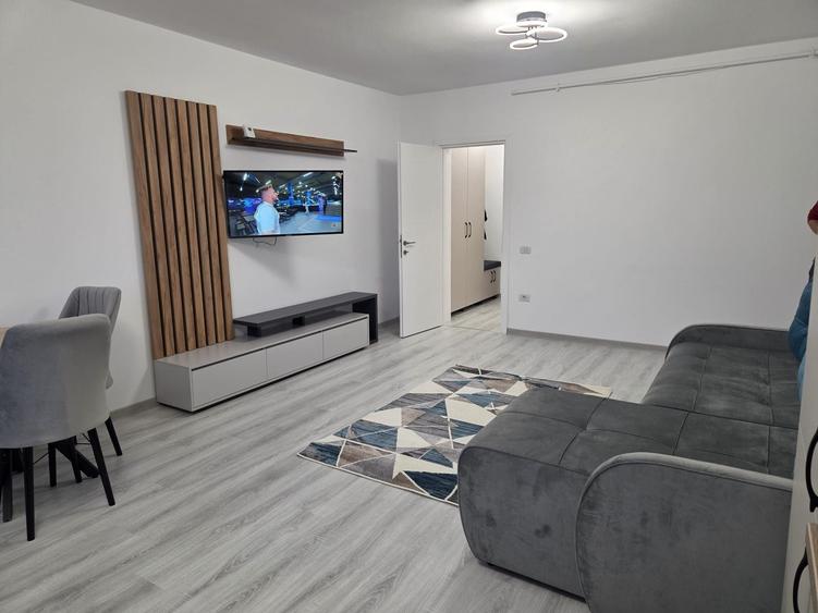 Apartament cu 2 camere semidecomandat în Sânpetru