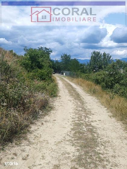 Teren de 4170 mp, în Central