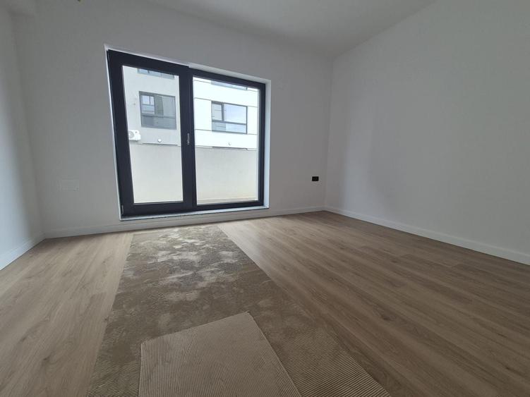 Apartament cu 3 camere decomandat în Theodor Pallady