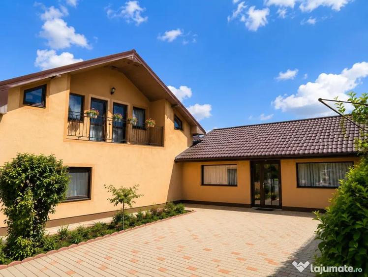 Casă cu 5 camere cu Teren 600 Mp în Central