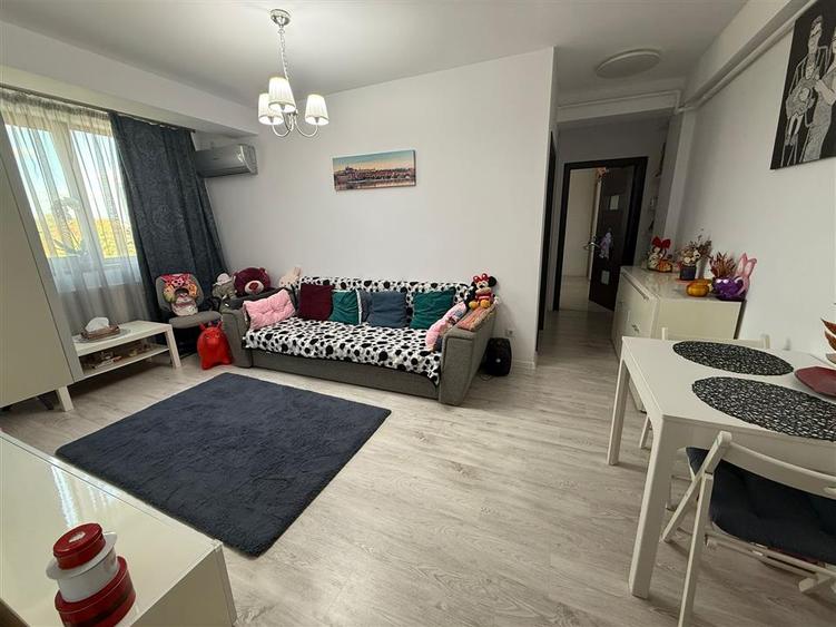 Apartament cu 2 camere semidecomandat în Aeroport
