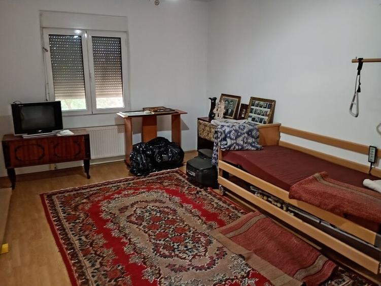 Casă cu 4 camere cu Teren 500 Mp în Central