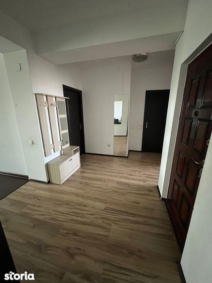Apartament cu 3 camere, mobilat în Colentina