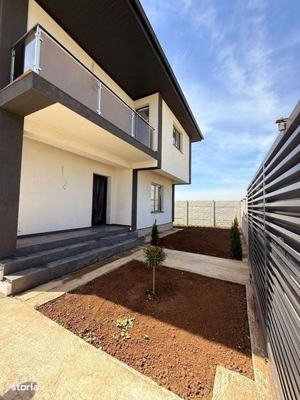 Casă cu 5 camere cu Teren 335 Mp în Vidra